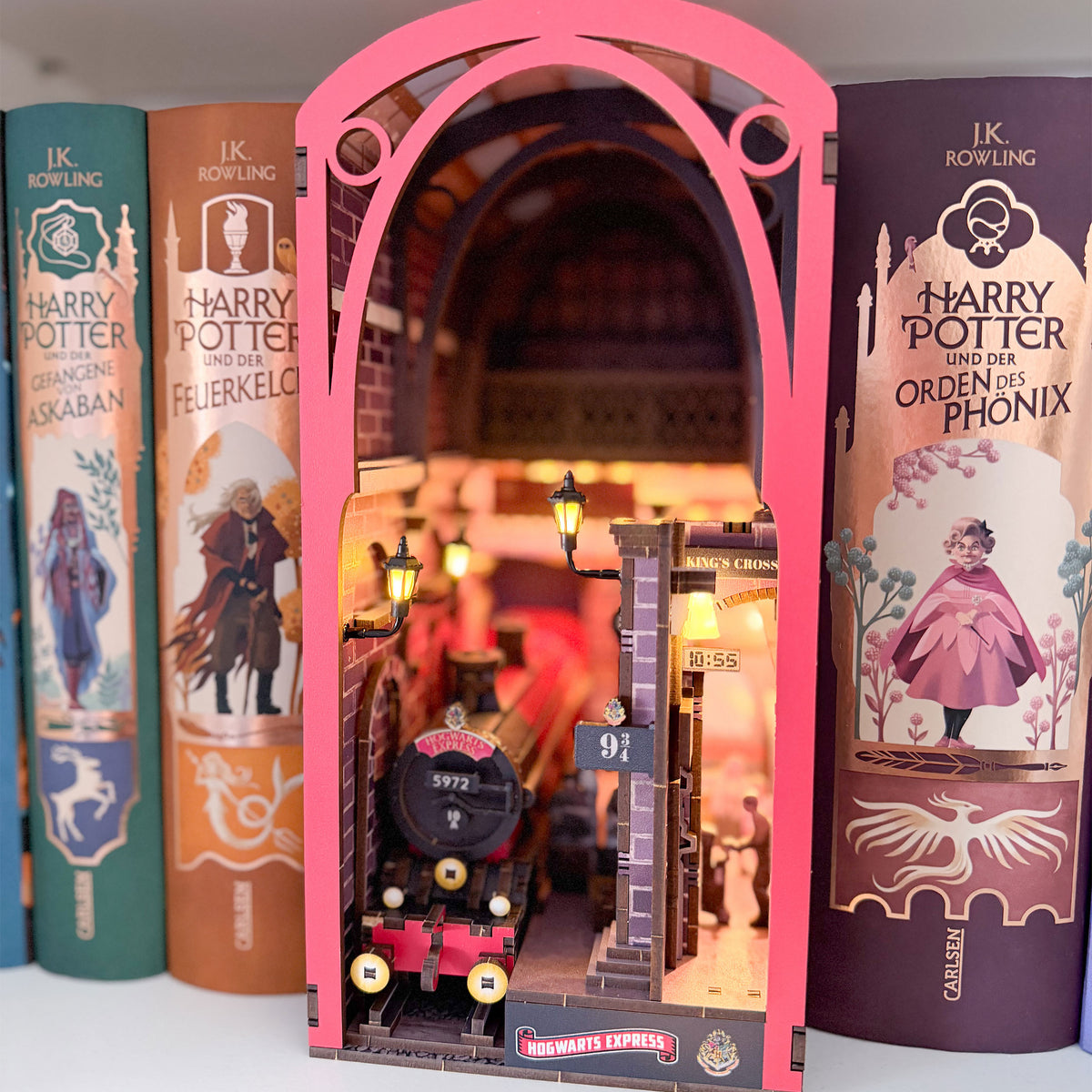 Image produit Harry Potter – Maquette en bois Hogwarts Express Book Nook