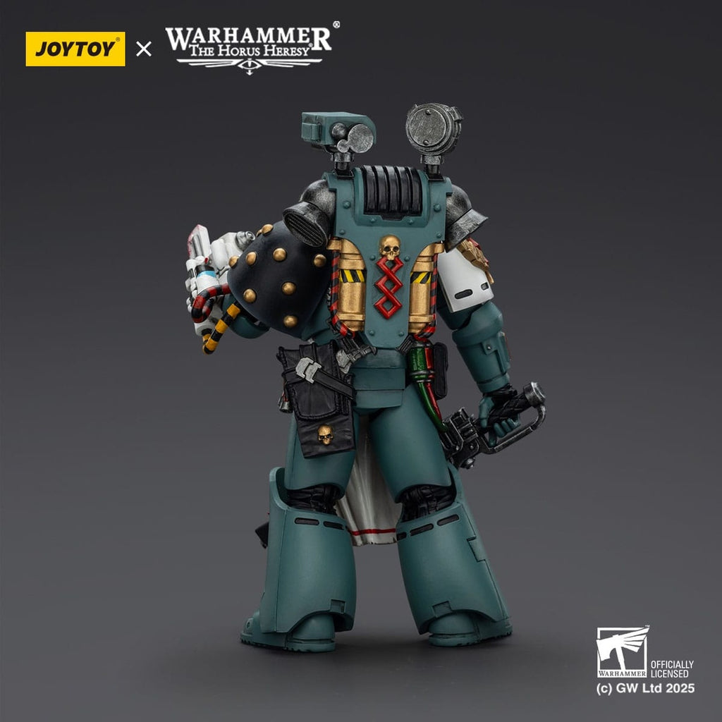 Productafbeelding Warhammer 40k: Sons of Horus – Legion Apothecary Actiefiguur 12 cm