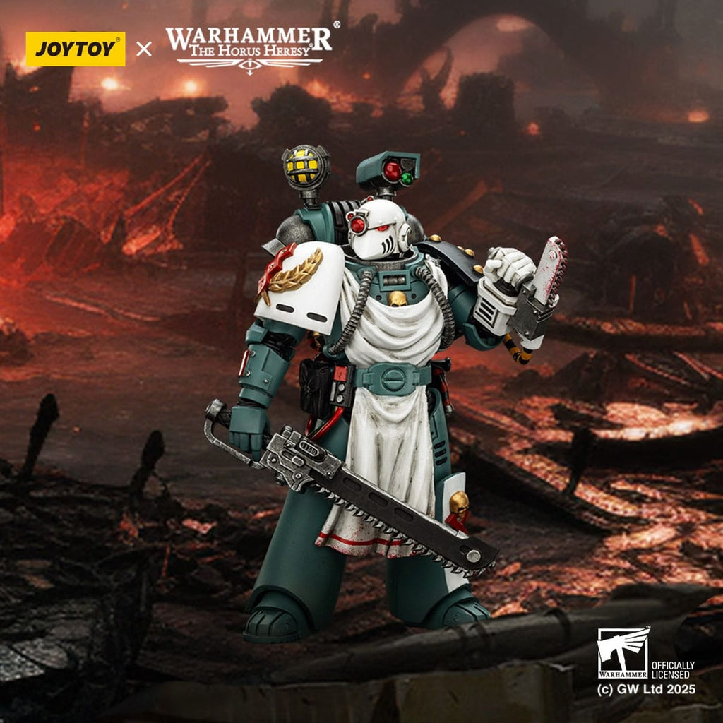 Productafbeelding Warhammer 40k: Sons of Horus – Legion Apothecary Actiefiguur 12 cm