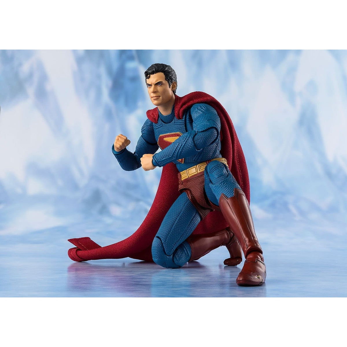 Image produit Superman 2025 S.H.Figuarts Figurine articulée - Superman