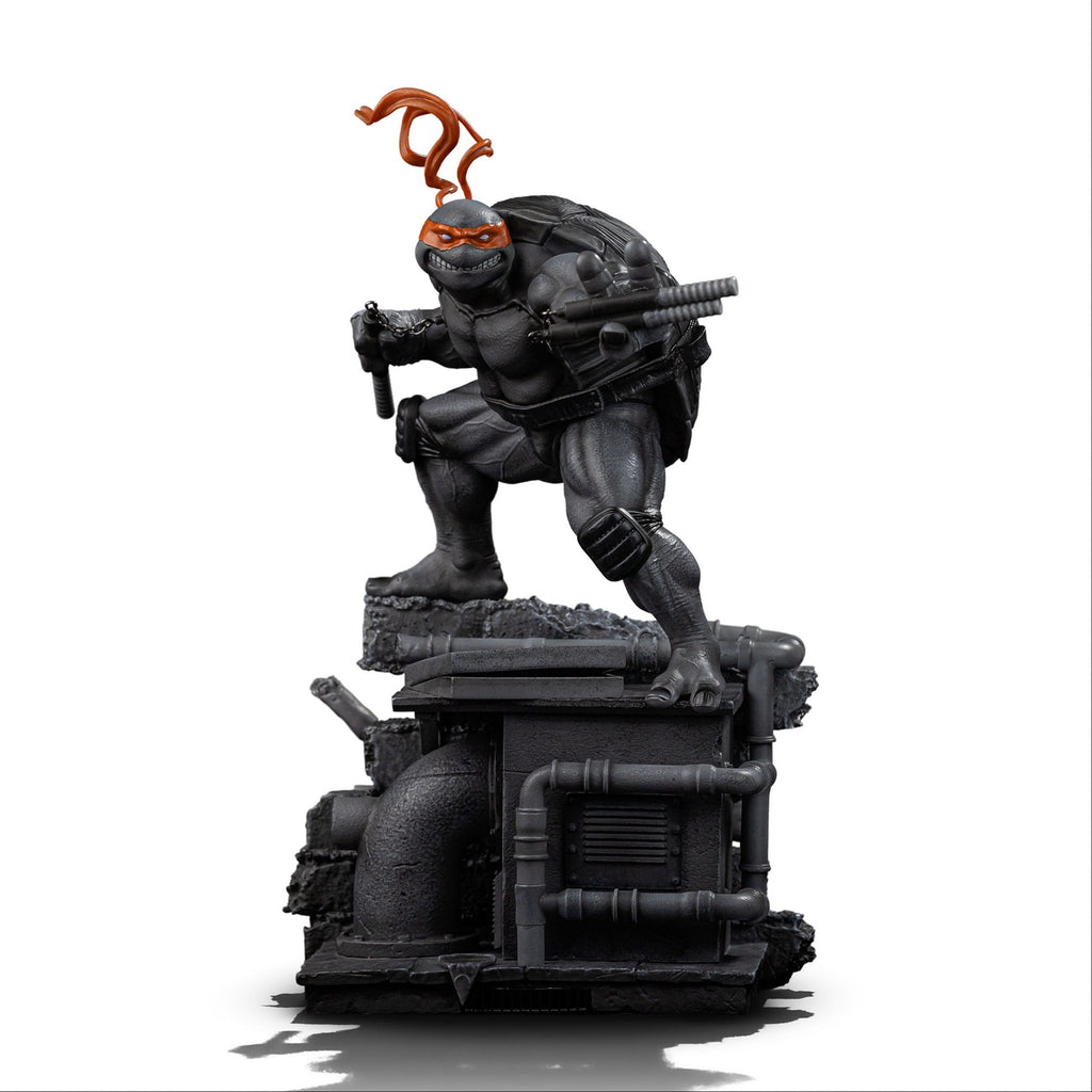 Productafbeelding Teenage Mutant Ninja Turtles Art Scale Statue 1/10 Michelangelo Zwart-wit Variant 26 cm heo exclusive
