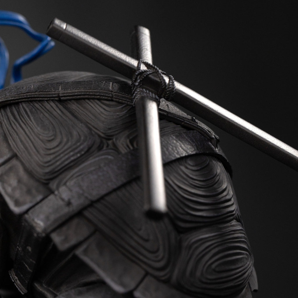 Productafbeelding Teenage Mutant Ninja Turtles Art Scale Statue 1/10 Leonardo Black and White Variant 26 cm heo exclusive