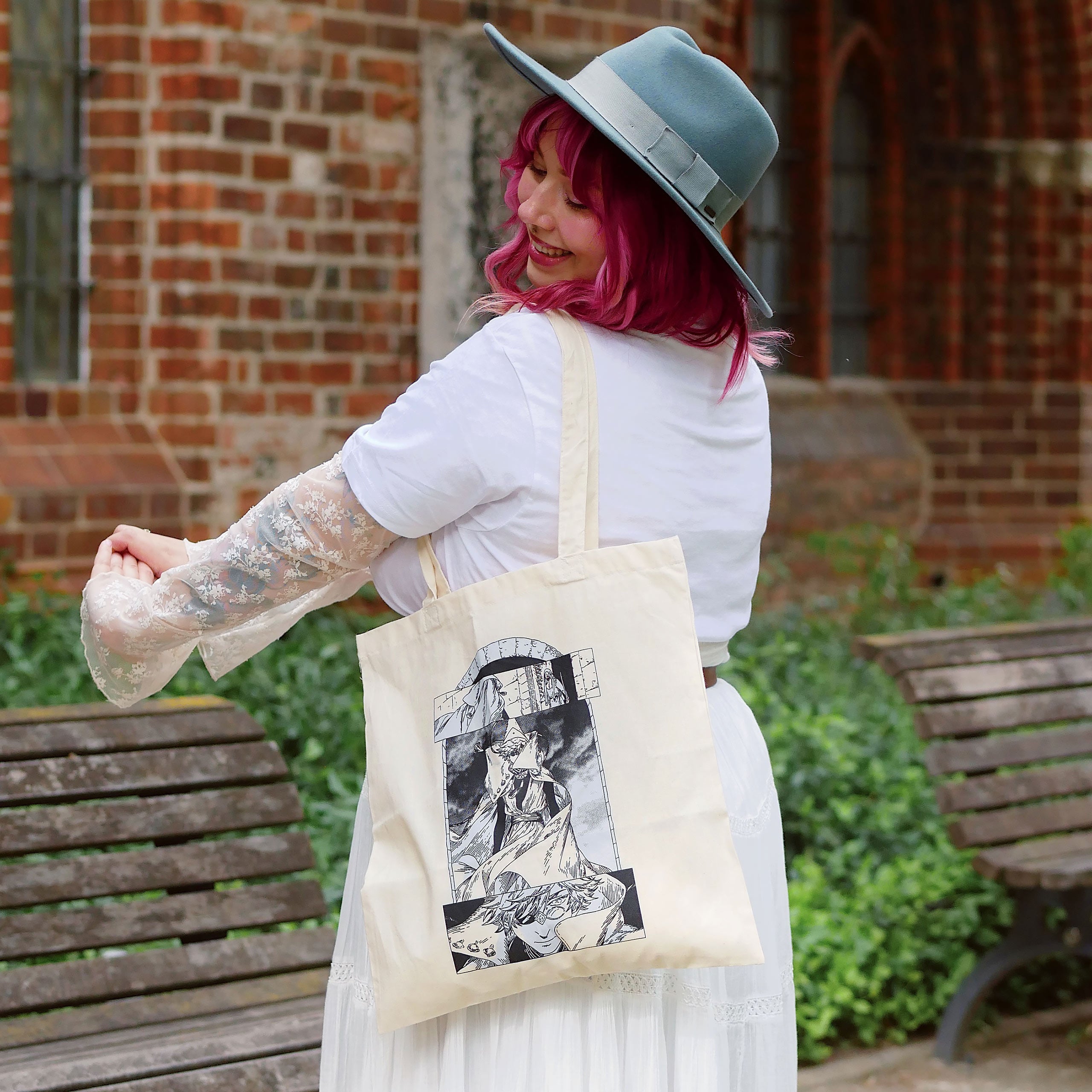 Image produit Tote bag Qifrey pour les fans de Atelier of Witch Hat