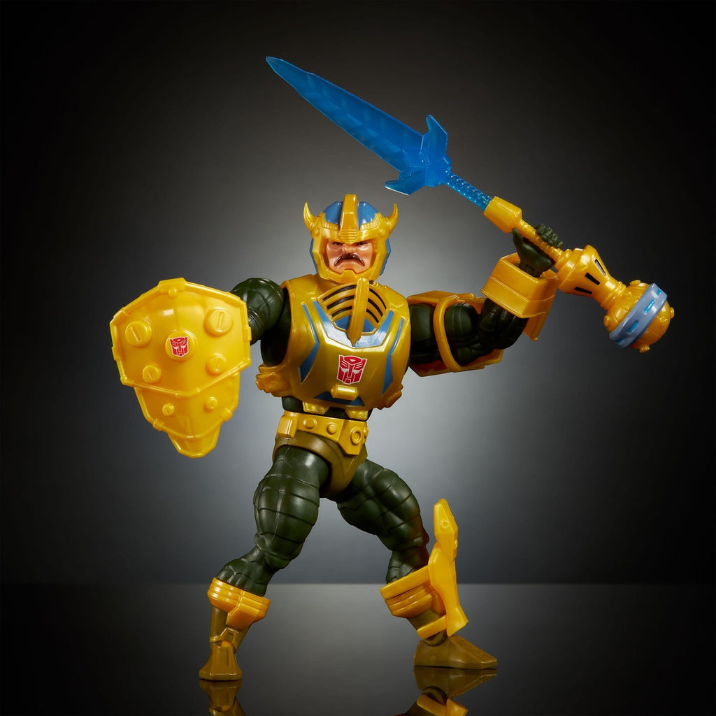 Image produit Masters of the Universe x Transformers figurine articulée Bumblebee Armor Man-At-Arms heo Exclusivité européenne 14 cm