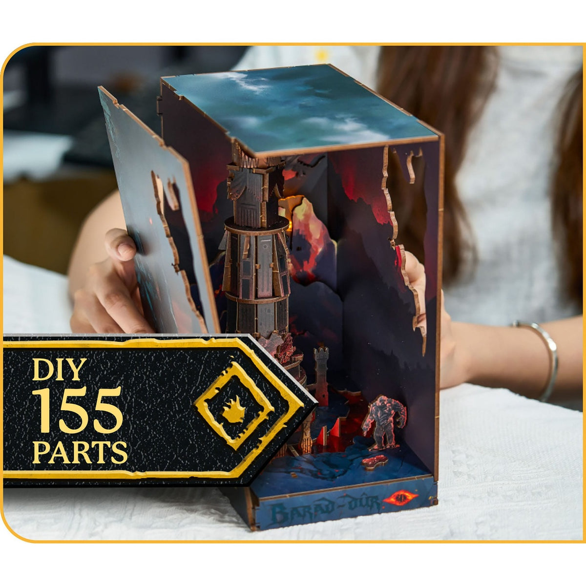 Productafbeelding The Lord of the Rings Tiny Adventures Book Nook mini-diorama Barad-dûr 23 cm