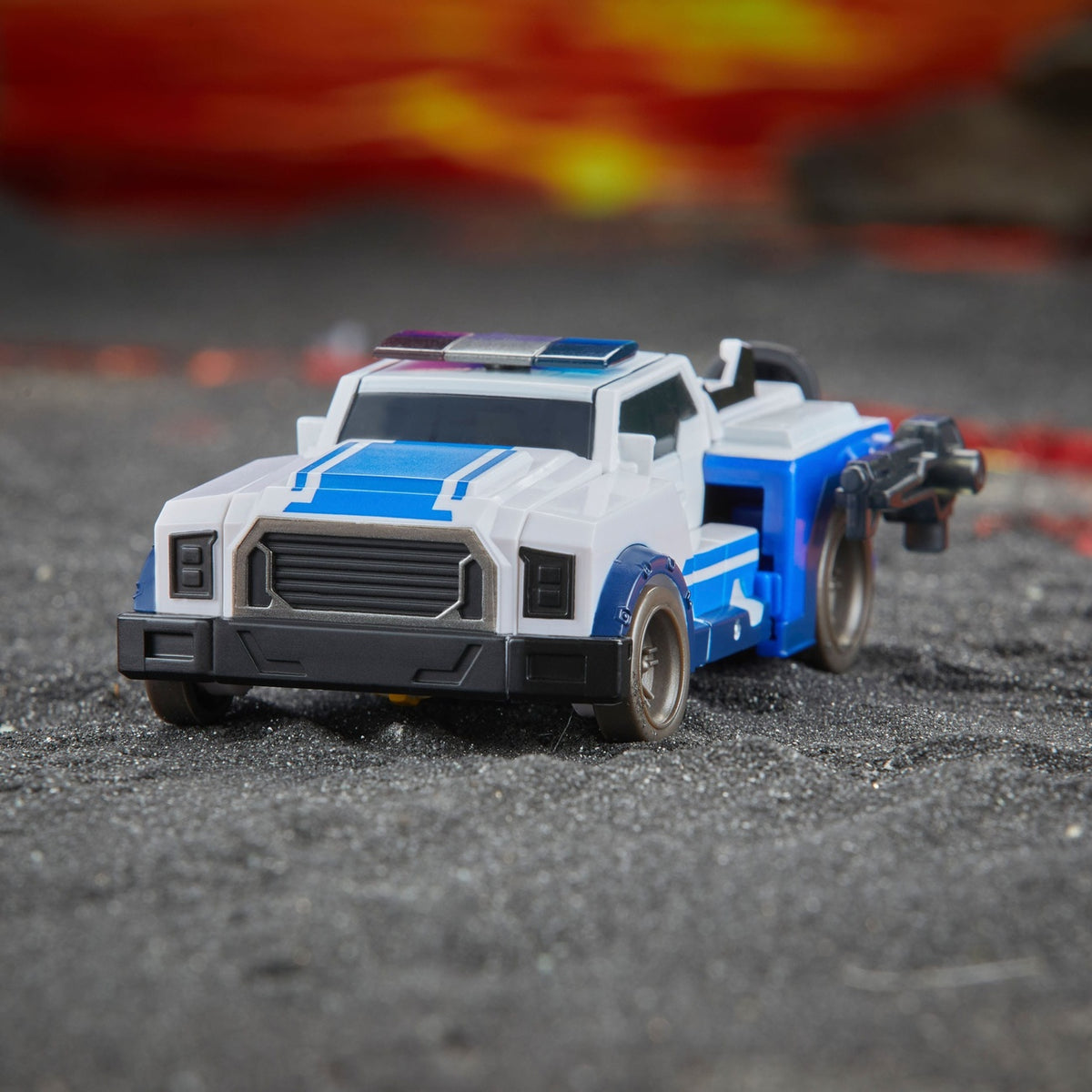 Produktbild Transformers Generations Legacy United Deluxe Class Actionfigur Robots in Disguise 2015 Universe Strongarm 14 cm
