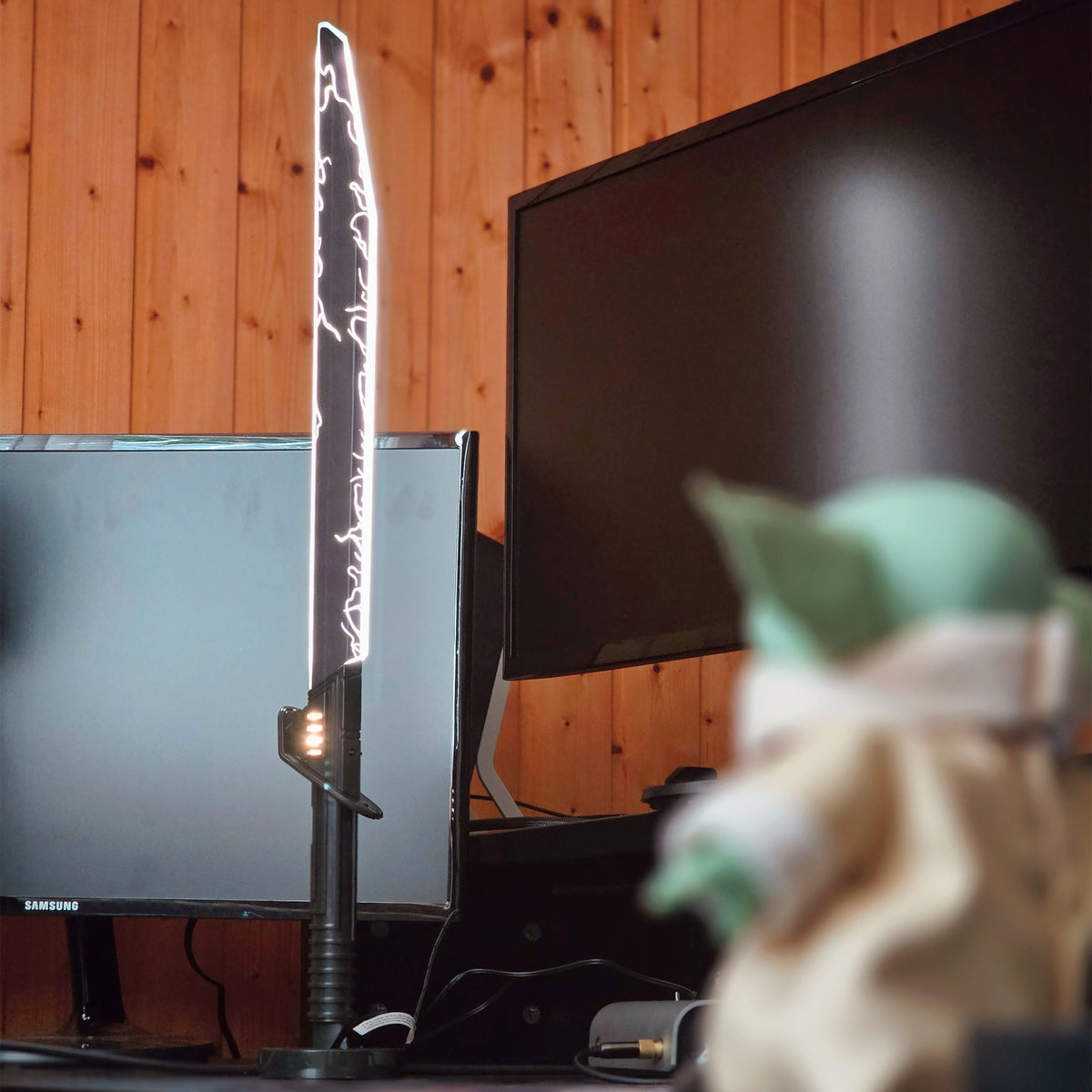 Image produit Star Wars Lampe Mandalorian Darksaber 59 cm