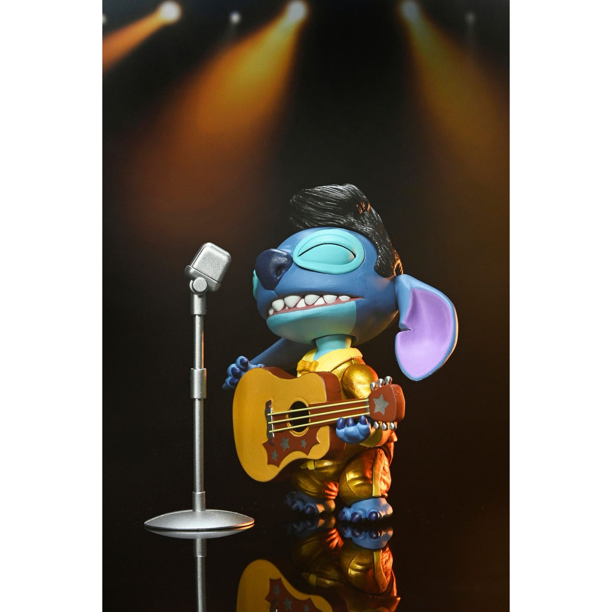 Productafbeelding Lilo & Stitch Actiefiguur Ultimate Gold Suit Elvis Stitch 18 cm