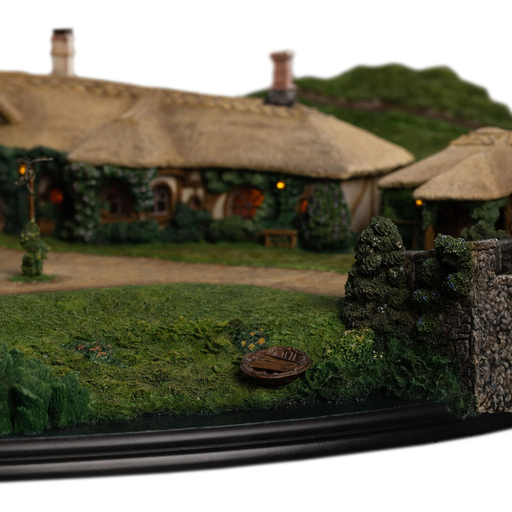 Image produit Le Seigneur des Anneaux Statue The Green Dragon Inn