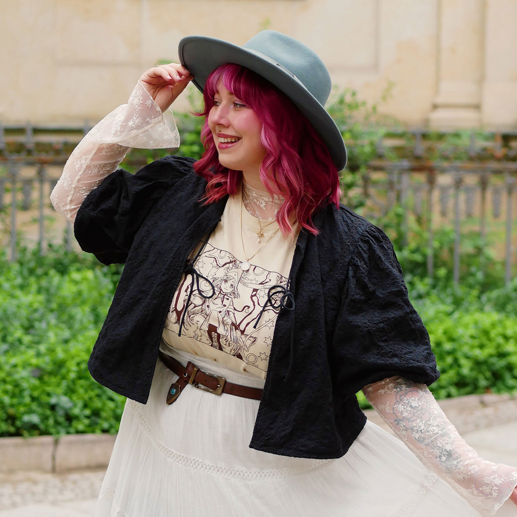 Productafbeelding Beige T-shirt voor Coco- en Atelier of Witch Hat-fans