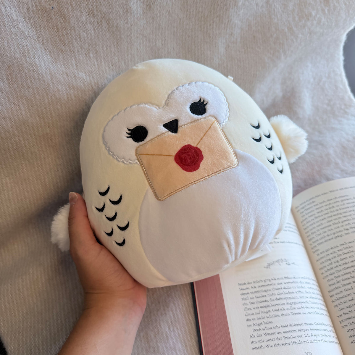 Productafbeelding Hedwig met Zweinstein brief Squishmallows pluchen figuur - Harry Potter
