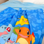 Produktbild Pokémon Flanell-Fleecedecke Starter Pokémon 130 x 160 cm
