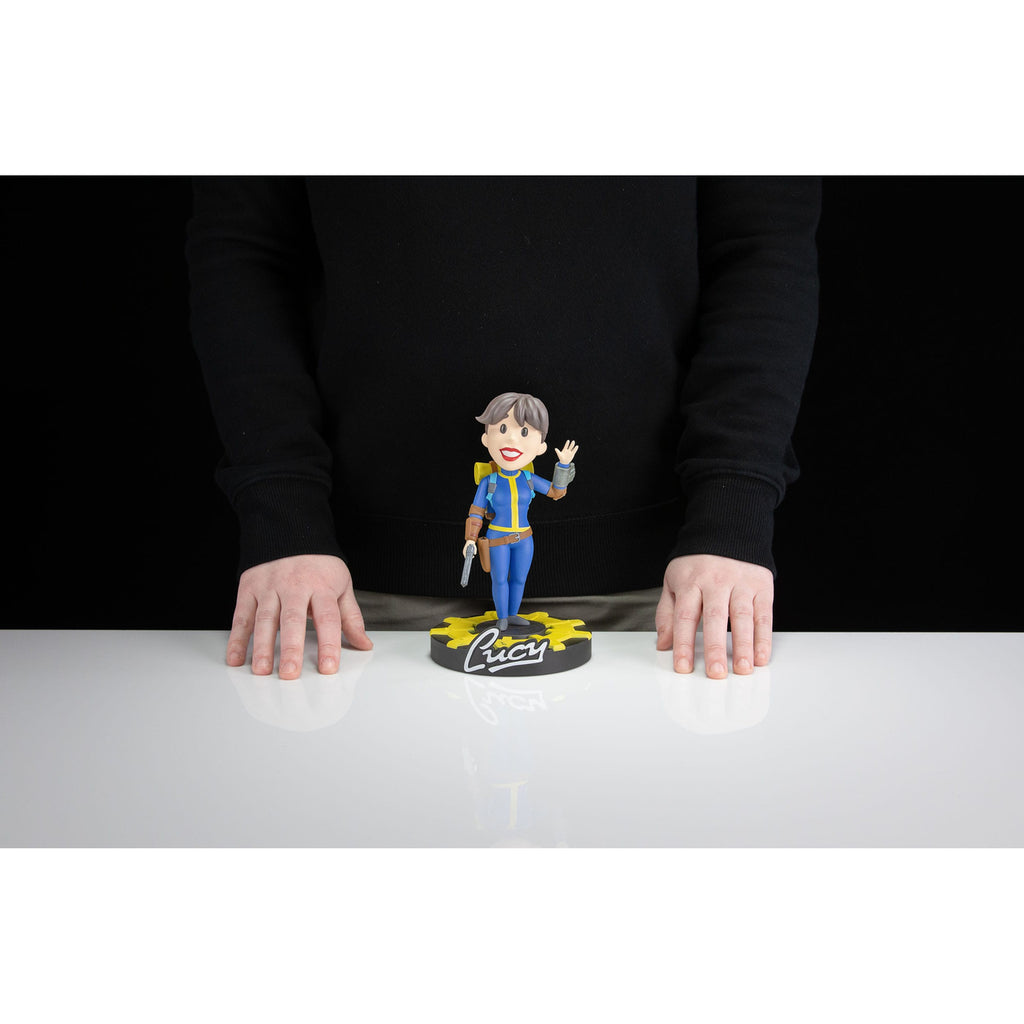 Productafbeelding Fallout Lucy vinylfiguur 20 cm