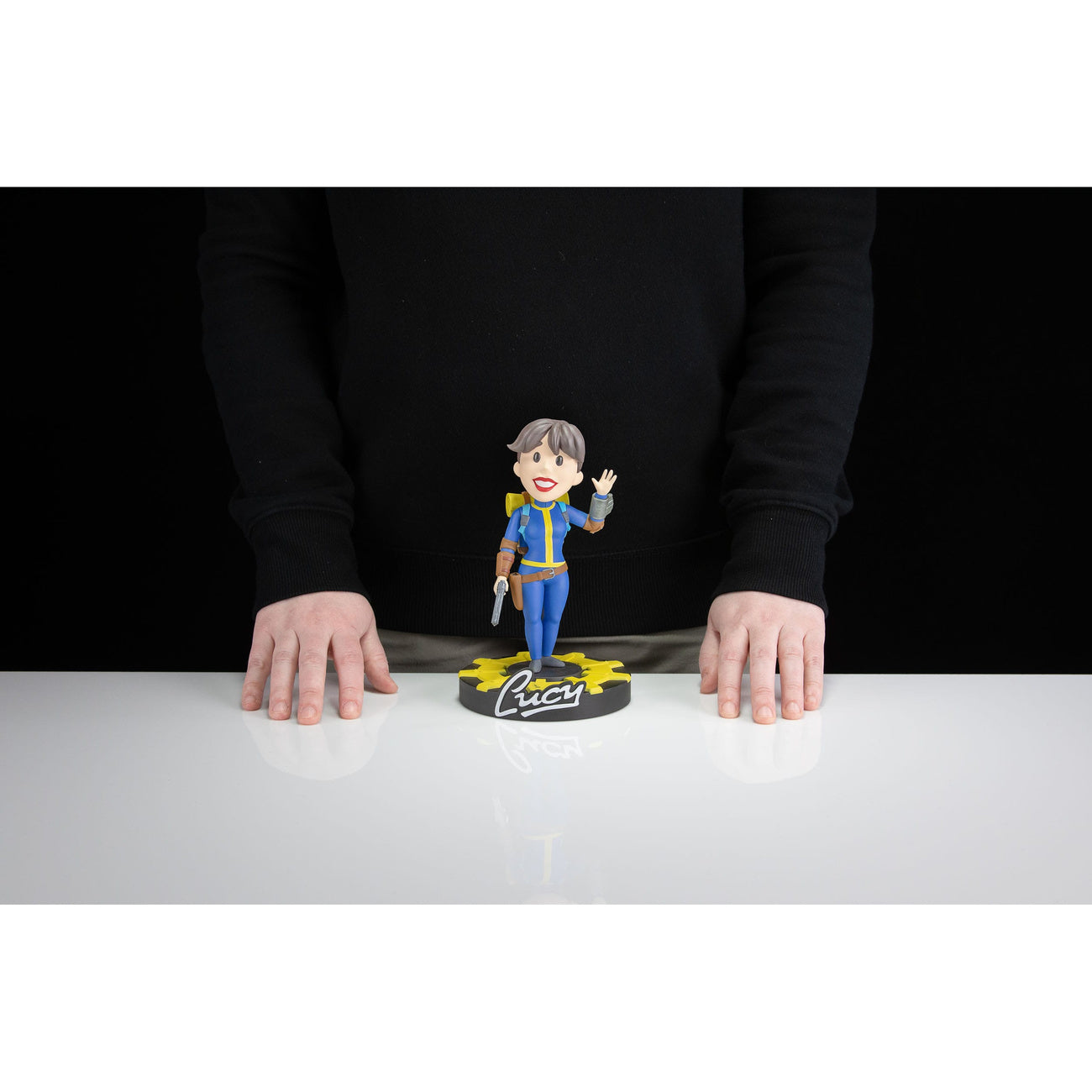 Productafbeelding Fallout Lucy vinylfiguur 20 cm