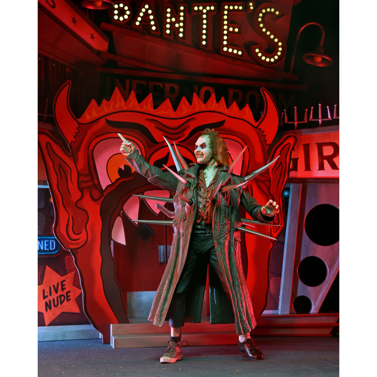 Image produit Beetlejuice (1988) Diorama Trenchcoat with Spikes Inferno