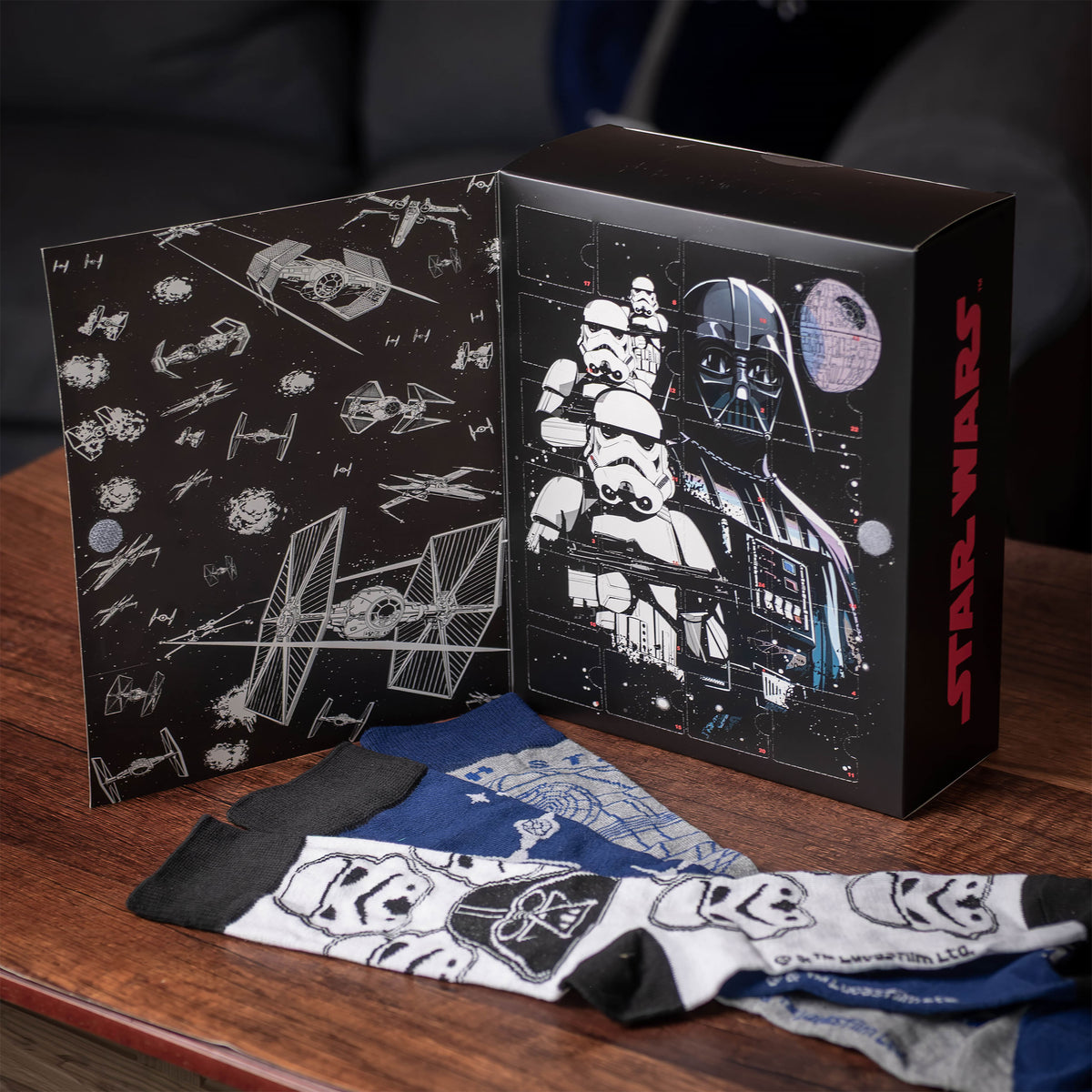 Productafbeelding Star Wars - Darth Vader Sokken Adventskalender - 40-46
