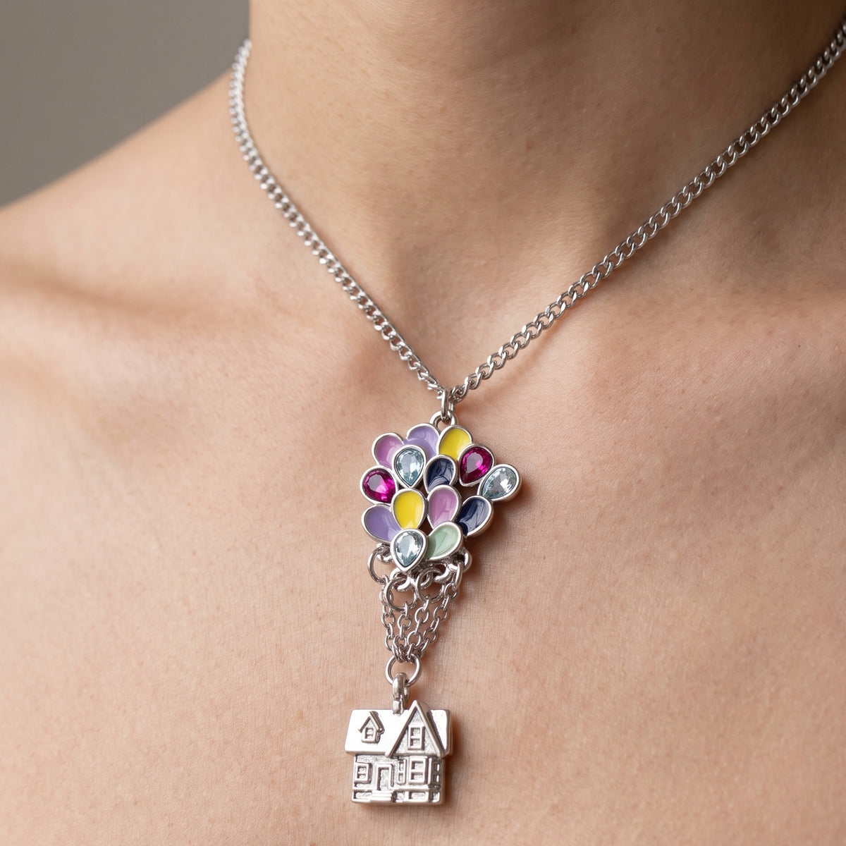 Image produit Disney Pixar - Collier Là-haut dans un coffret cadeau