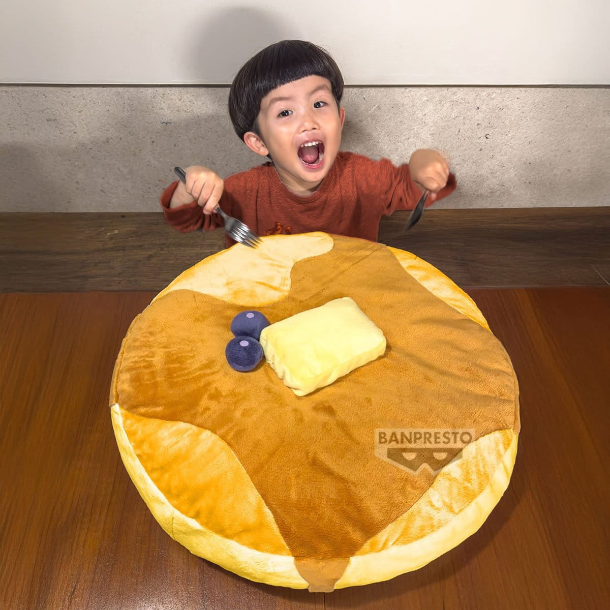 Produktbild Food Series Jumbo Plüschfigur Pfannkuchen 50 cm