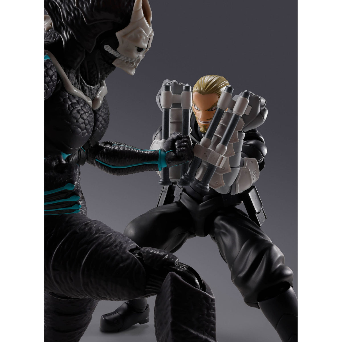 Image produit Kaiju No. 8 figurine articulée S.H.Figuarts Isao Shinomiya 17 cm
